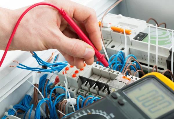 Experienced Electrician Contractor Portland Homeowners Can Rely On